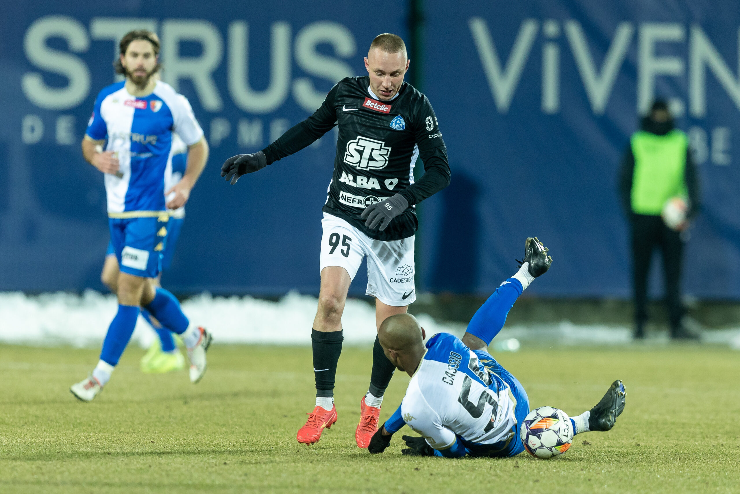 2025.02.17 Siedlce
pilka nozna 1. liga  2024/2025
Pogon Siedlce - Ruch Chorzow
N/z Daniel Szczepan (Ruch), Cassio Santiago (Pogon)
Foto Tomasz Jastrzebowski / Foto Olimpik / PressFocus

2025.02.17 Siedlce
Football - 1st league 2024/2025
Pogon Siedlce - Ruch Chorzow
Daniel Szczepan (Ruch), Cassio Santiago (Pogon)
Credit: Tomasz Jastrzebowski / Foto Olimpik / PressFocus