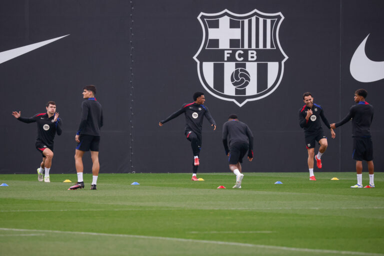 BARCELONA, SPAIN. 21 FEBRUARY, 2025: FCBARCELONA SQUAD TRAINING THE DAY BEFORE THEIR MATCH AGAINST UD LAS PALMAS IN WEEK 25 OF SPAIN'S LALIGA. BARCA IS CURRENT LEADER OF SAID TOURNAMENT TIED IN POINTS WITH ARCH-RIVALS REAL MADRID BUT WITH A DIFFERENCE OF +11 IN GOAL AVERAGE.//OLANEWS_OLANEWS0016/Credit:LUIS FELIPE CASTILLEJA/OL/SIPA/2502211821
21.02.2025 BARCELONE
pilka nozna liga hiszpanska
Konferencja prasowa i trening druzyny FC Barcelona
Foto LUIS FELIPE CASTILLEJA/OL/SIPA / Sipa / PressFocus
POLAND ONLY!!