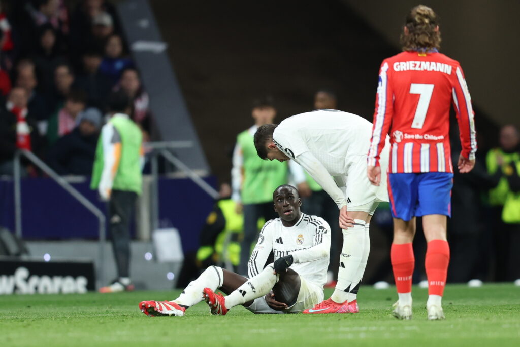 Ferland Mendy of Real Madrid injured during the UEFA Champions League match, Round of 16, second leg, between Atletico de Madrid and Real Madrid played at Riyadh Air Metropolitano Stadium on March 12, 2025 in Madrid Spain. (Photo by Antonio Pozo / PRESSINPHOTO)
2025.03.12 Madryt
pilka nozna liga mistrzow
Atletico Madryt - Real Madryt
Foto pressinphoto/SIPA USA/PressFocus

!!! POLAND ONLY !!!