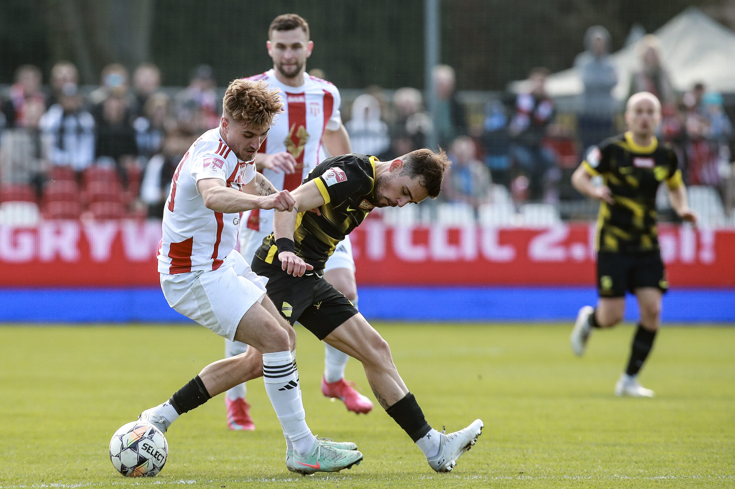 2025.03.29 Grodzisk Mazowiecki
Pilka nozna Betclic 2 Liga sezon 2024/2025
Pogon Grodzisk Mazowiecki - Wieczysta Krakow
N/z Kacper Sommerfeld Joan Roman
Foto Artur Kraszewski / PressFocus
2025.03.29 Grodzisk Mazowiecki
Football Polish Betclic 2 League Season 2024/2025
Pogon Grodzisk Mazowiecki - Wieczysta Krakow
Kacper Sommerfeld Joan Roman
Credit: Artur Kraszewski / PressFocus