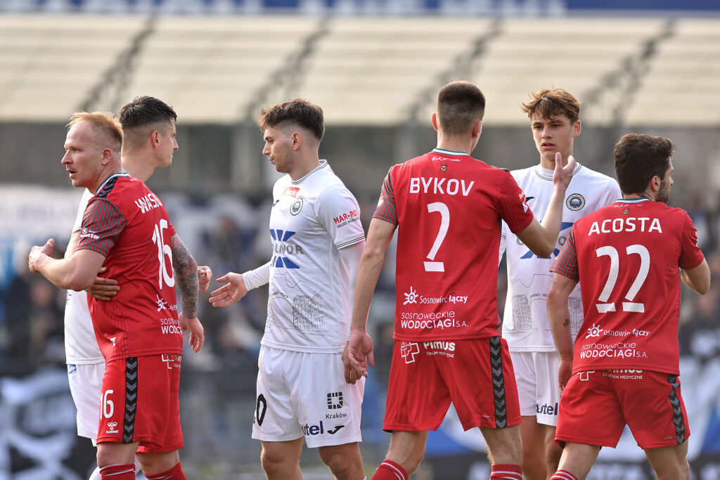 2025.03.30 Krakow
Pilka nozna , Betclic II liga , sezon 2024/25
Hutnik Krakow - Zaglebie Sosnowiec
N/z Pilkarze po meczu
Foto Krzysztof Porebski / PressFocus

2025.03.30 Krakow
Football , Polish league, third level , 2024/2025 season
Hutnik Krakow - Zaglebie Sosnowiec
Pilkarze po meczu
Credit: Krzysztof Porebski / PressFocus