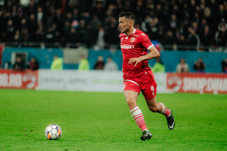 SuperLiga Romania 2024-2025 : Dinamo Bucharest-FCSB SuperLiga Romania 2024-2025 : Dinamo Bucharest-FCSB, Astrit Selmani during the match. Copyright: xVLADxBEREHOLSCHIx
2025.03.30 Bukareszt
pilka nozna , liga rumunska
Dinamo Bukareszt - FCSB
Foto IMAGO/PressFocus
!!! POLAND ONLY !!!