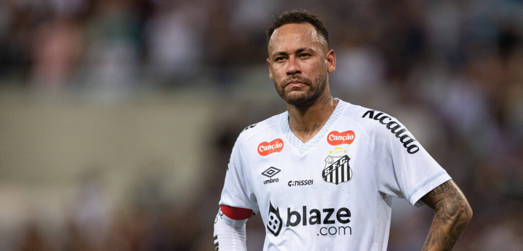 Soccer - Brasileirao 2025 - Fluminense 0:0 Santos RIO DE JANEIRO, BRAZIL - APRIL 13: NEYMAR JR of Santos acknowledges the fans after the team s defeat the match between Fluminense and Santos as part of Brasileirao 2025 at Maracana Stadium on April 13, 2025 in Rio de Janeiro, Brazil. Rio de Janeiro Maracana Stadium Brazil Copyright: xRuanoxCarneiroxRuanoxCarneirox
2025.04.13 Rio de Janeiro
pilka nozna , liga brazylijska
Fluminense - Santos
Foto IMAGO/PressFocus

!!! POLAND ONLY !!!