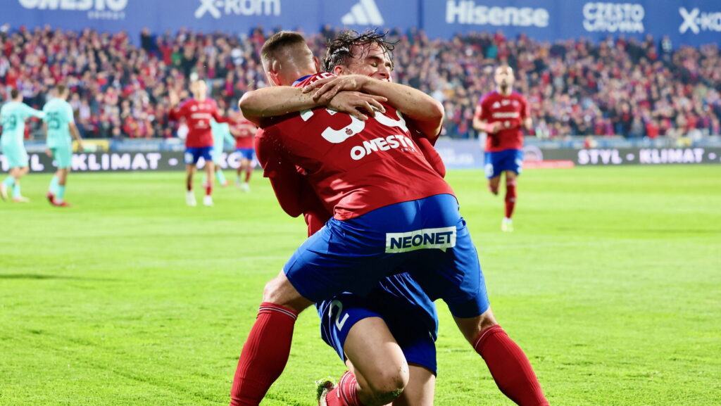 2025.04.25 Czestochowa 
Pilka nozna PKO Ekstraklasa 2024/2025
Rakow Czestochowa - Slask Wroclaw
N/z Ariel Mosor 
Vladislav Kochergin 

Foto Grzegorz Misiak  / PressFocus

2025.04.25 Czestochowa 
Football Polish PKO Ekstraklasa Season 2024/2025
Rakow Czestochowa - Slask Wroclaw
Ariel Mosor 
Vladyslav Kochergin 

Credit: Grzegorz Misiak / PressFocus