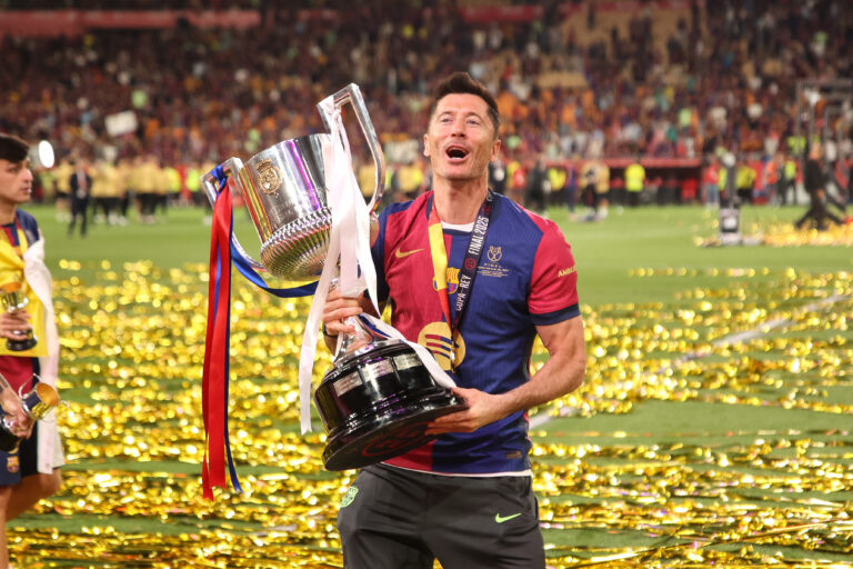 2025.04.26 Estadio La Cartuja Sevilla
pilka nozna Copa del Rey Puchar Krola Hiszpanii   final 2025
FC Barcelona - Real Madryt CF
N/z Barcelona medal puchar dekoracja Robert Lewandowski
Foto Szymon Gorski / PressFocus

2025.04.26 Estadio La Cartuja Sevilla
Football Spanish Cup Copa del Rey final 2025
FC Barcelona - Real Madryt CF
Barcelona medal puchar dekoracja Robert Lewandowski
Credit: Szymon Gorski / PressFocus