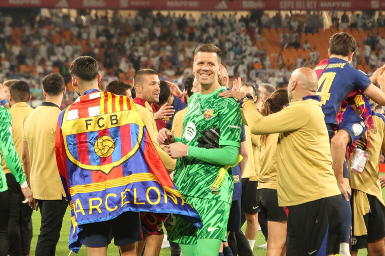 2025.04.26 Estadio La Cartuja Sevilla
pilka nozna Copa del Rey Puchar Krola Hiszpanii   final 2025
FC Barcelona - Real Madryt CF
N/z Barcelona medal puchar dekoracja radosc  Wojciech Szczesny
Foto Szymon Gorski / PressFocus

2025.04.26 Estadio La Cartuja Sevilla
Football Spanish Cup Copa del Rey final 2025
FC Barcelona - Real Madryt CF
Barcelona medal puchar dekoracja radosc  Wojciech Szczesny
Credit: Szymon Gorski / PressFocus