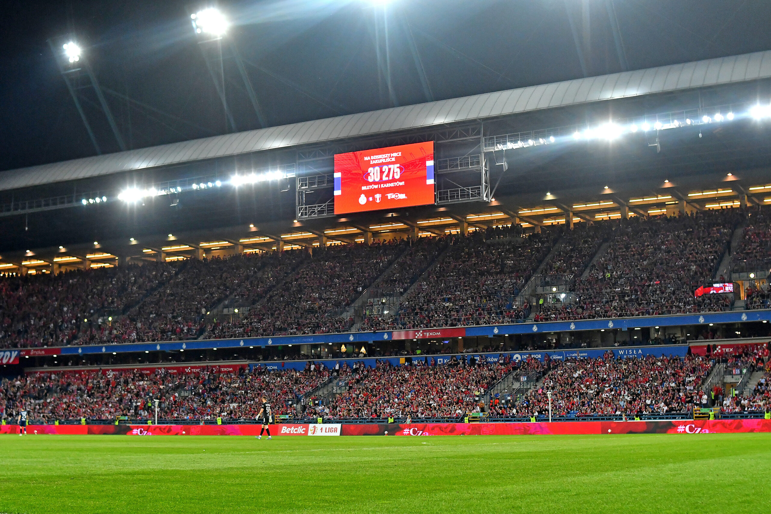 2025.05.02 Krakow
Pilka nozna , Betclic I liga , sezon 2024/25
Wisla Krakow - Wisla Plock
N/z Kibice Wisly, stadion, trybuna wschodnia stadionu Wisly, wysoka frekwencja, pelne trybuny, fani, 30275 widzow na stadionie, telebim, tablica swietlna
Foto Krzysztof Porebski / PressFocus

2025.05.02 Krakow
Football , Polish league, second level , 2024/2025 season
Wisla Krakow - Wisla Plock
Kibice Wisly, stadion, trybuna wschodnia stadionu Wisly, wysoka frekwencja, pelne trybuny, fani, 30275 widzow na stadionie, telebim, tablica swietlna
Credit: Krzysztof Porebski / PressFocus