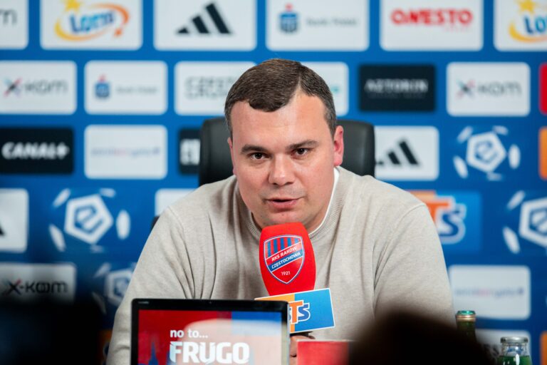 2025.05.10 Czestochowa
Pilka nozna, PKO BP Ekstraklasa, sezon 2024/2025
Rakow Czestochowa - Jagiellonia Bialystok
N/z Adrian Siemieniec konferencja prasowa
Foto Mateusz Porzucek PressFocus
2025.05.10 Czestochowa
Football, Polish top league - first level, 2024/25 season
Rakow Czestochowa - Jagiellonia Bialystok
Adrian Siemieniec konferencja prasowa
Credit: Mateusz Porzucek PressFocus