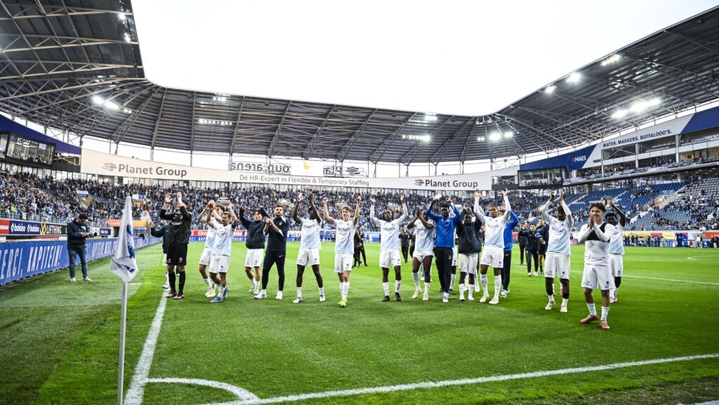 KRC Genk players celebrate after winning a soccer match between KAA Gent and KRC Genk, Sunday 18 May 2025 in Gent, on day 9 (out of 10) of the Champions&#039; Play-offs of the 2024-2025 &#039;Jupiler Pro League&#039; first division of the Belgian championship. BELGA PHOTO TOM GOYVAERTS (Photo by Tom Goyvaerts/Belga/Sipa USA)
2025.05.18 Gandawa
pilka nozna liga belgijska
KAA Gent - KRC Genk
Foto Belga/SIPA USA/PressFocus

!!! POLAND ONLY !!!