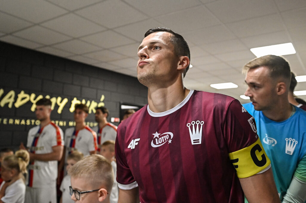 2025.05.24 Zabrze
Pilka nozna PKO Ekstraklasa sezon 2024/2025
Gornik Zabrze - Korona Kielce
N/z Evgeniy Shikavka Yauheni Shykauka
Foto Lukasz Sobala / PressFocus

2025.05.24 Zabrze
Football Polish League PKO Ekstraklasa season 2024/2025
Gornik Zabrze - Korona Kielce
Evgeniy Shikavka Yauheni Shykauka
Credit: Lukasz Sobala / PressFocus