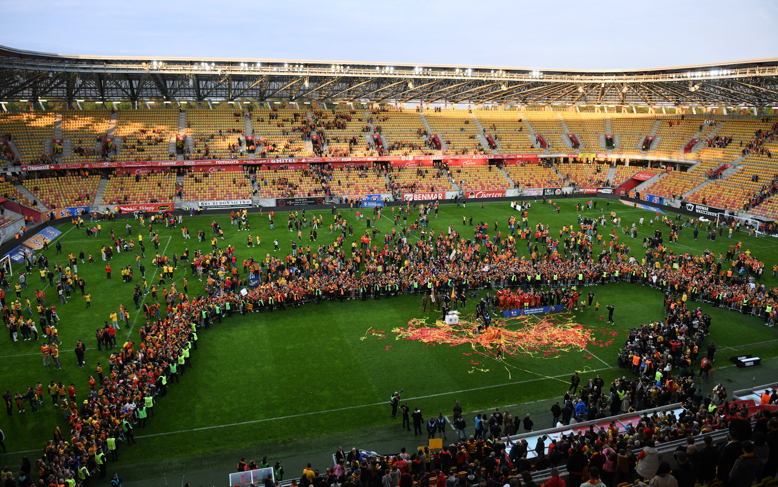2025.05.24 Bialystok Pilka nozna PKO Ekstraklasa sezon 2024/2025 34. kolejka rozgrywek Jagiellonia Bialystok (zolto-czerwone) - Pogon Szczecin N/z druzyna Jagiellonii zajela 3. miejsce w seoznie 2024/2025 Foto Michal Kosc / PressFocus
2025.05.24 Bialystok Football Polish PKO Ekstraklasa season 2024/2025 Jagiellonia Bialystok - Pogon Szczecin Credit Michal Kosc / PressFocus