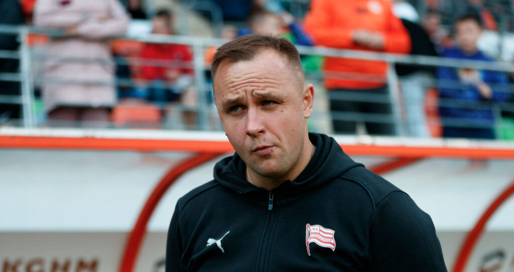 2025.05.24 Lubin
Pilka nozna PKO Ekstraklasa sezon 2024/2025
KGHM Zaglebie Lubin - Cracovia Krakow
N/z Dawid Kroczek (Trener Head Coach)
Foto Tomasz Folta / PressFocus

2025.05.24 Lubin
Football PKO Ekstraklasa season 2024/2025
KGHM Zaglebie Lubin - Cracovia Krakow
Dawid Kroczek (Trener Head Coach)
Credit: Tomasz Folta / PressFocus