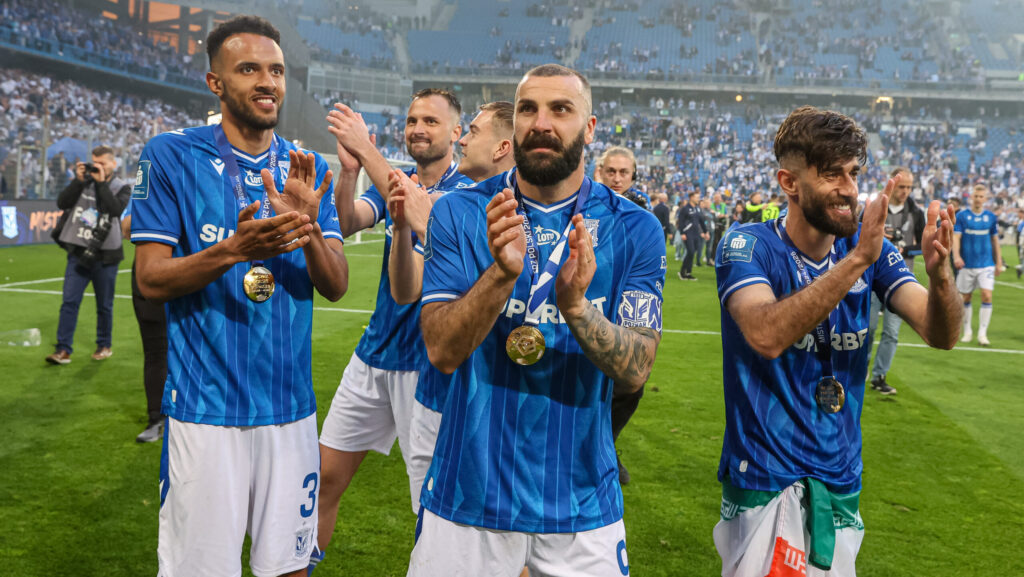 2025.05.24 Poznan
Pilka nozna Ekstraklasa sezon 2024/2025
Lech Poznan - Piast Gliwice
N/z Alex Douglas Mikael Ishak Ali Gholizadeh puchar podium dekoracja radosc
Foto Pawel Jaskolka / PressFocus

2025.05.24 Poznan
Football Polish Ekstraklasa season 2024/2025
Lech Poznan - Piast Gliwice
Credit: Pawel Jaskolka / PressFocus