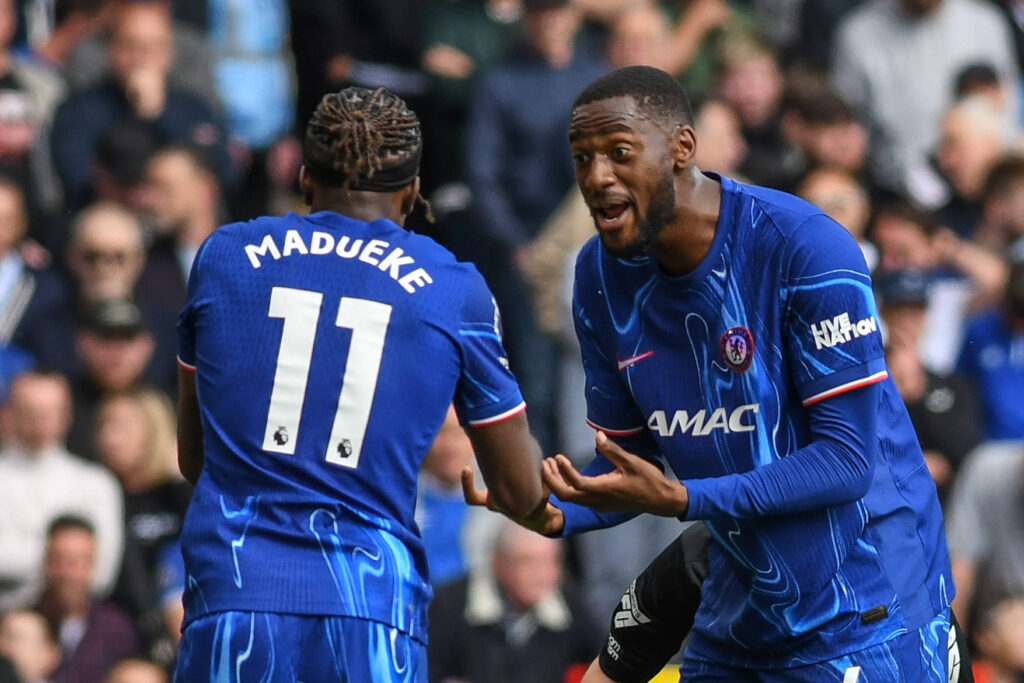 Nottingham Forest v Chelsea, English Premier League, The City Ground, Nottingham, UK - 25 May 2025 Chelsea s Noni Madueke and Chelsea s Tosin Adarabioyo in a heated discussion , UK NEWSPAPERS OUT Copyright: xRichardxBowcottx
2025.05.25 Nottingham
pilka nozna , liga angielska
Nottingham Forest - Chelsea Londyn
Foto IMAGO/PressFocus

!!! POLAND ONLY !!!