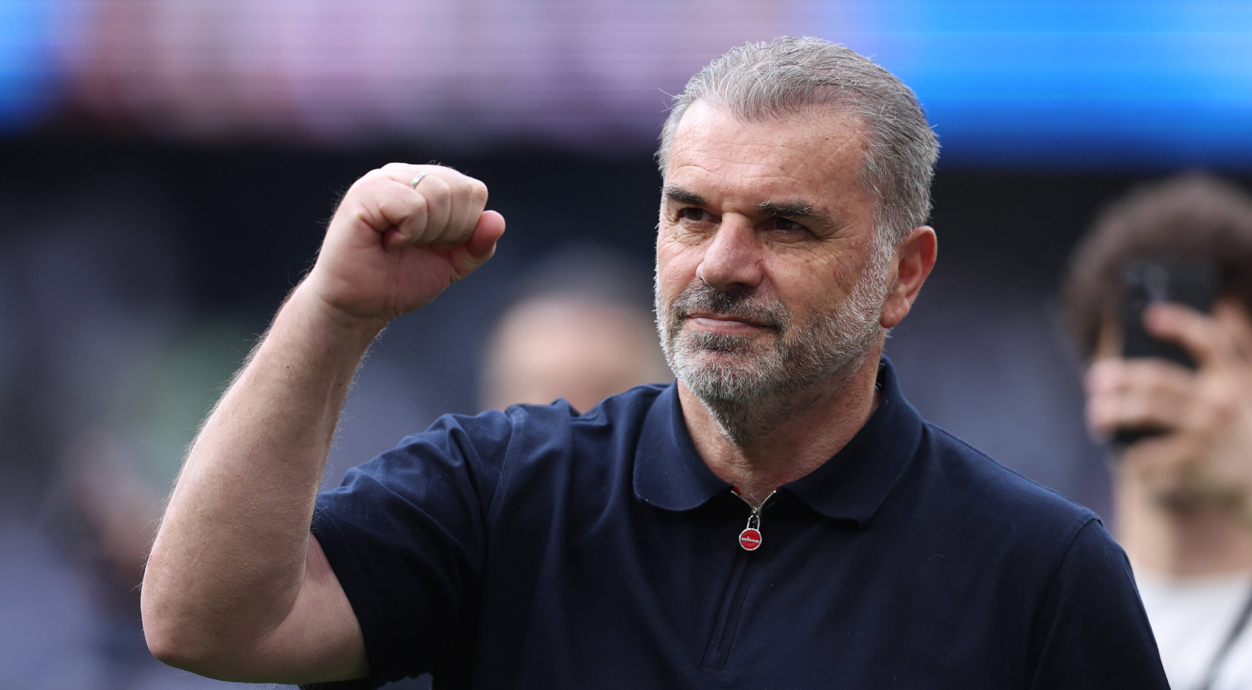 London, England, 25th May 2025. Ange Postecoglou, Manager of Tottenham Hotspur waves to the fans after the Tottenham Hotspur vs Brighton and Hove Albion Premier League match at the Tottenham Hotspur Stadium, London. Picture credit should read: Paul Terry / Sportimage EDITORIAL USE ONLY. No use with unauthorised audio, video, data, fixture lists, club/league logos or live services. Online in-match use limited to 120 images, no video emulation. No use in betting, games or single club/league/player publications. SPI_049_PT_Tottenham_Brighton SPI-3959-0049
2025.05.25 Londyn
pilka nozna , liga angielska
Tottenham Hotspur - Brighton and Hove Albion
Foto IMAGO/PressFocus

!!! POLAND ONLY !!!
