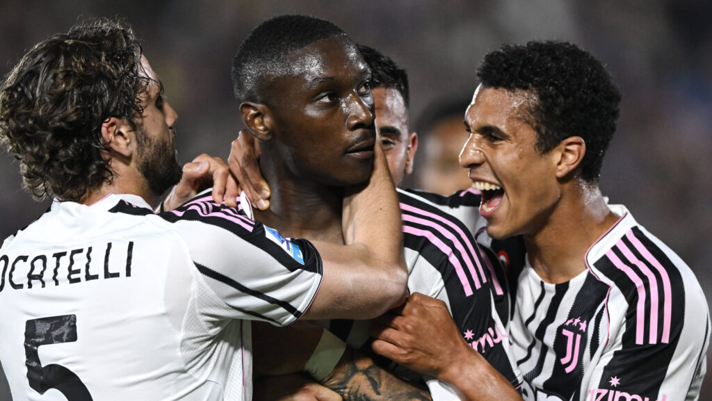 Db Venezia 25/05/2025 - campionato di calcio serie A / Venezia-Juventus / foto Daniele Buffa/Image nella foto: esultanza gol Randal Kolo Muani PUBLICATIONxNOTxINxITA
2025.05.25 Wenecja
pilka nozna , liga wloska
Venezia FC - Juventus Turyn
Foto IMAGO/PressFocus

!!! POLAND ONLY !!!