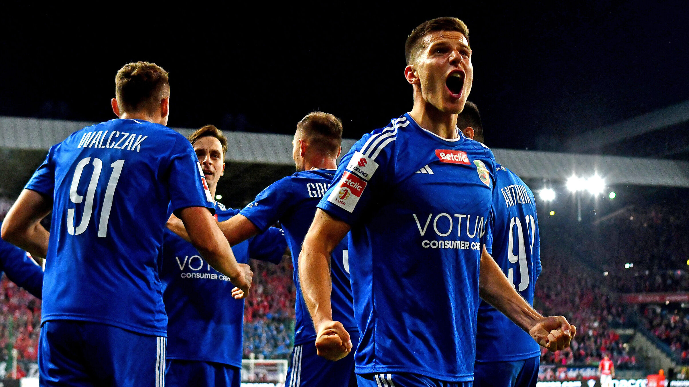 2025.05.29 Krakow
Pilka nozna , Betclic I liga , sezon 2024/25 , baraze o Ekstraklase , polfinal
Wisla Krakow - Miedz Legnica
N/z Pilkarze Miedzi, radosc po bramce na 0-1, gol, bramka, Michael Michal Kostka
Foto Krzysztof Porebski / PressFocus

2025.05.29 Krakow
Football , Polish league, second level , 2024/2025 season , promotion play off , semi final
Wisla Krakow - Miedz Legnica
Pilkarze Miedzi, radosc po bramce na 0-1, gol, bramka, Michael Michal Kostka
Credit: Krzysztof Porebski / PressFocus