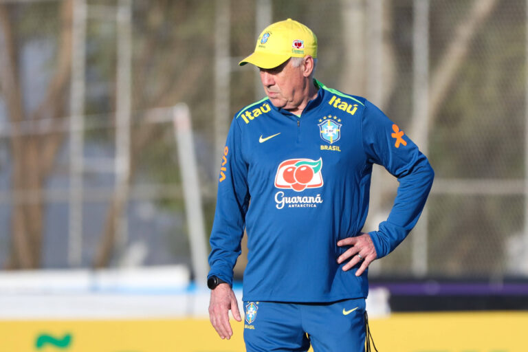 Carlo Ancelotti leads the Brazilian national team, Nationalteam s first training session in Sao Paulo Carlo Ancelotti led his first training session as head coach of the Brazil national team, preparing for the 2026 FIFA World Cup, WM, Weltmeisterschaft, Fussball qualifiers against Ecuador and Paraguay, at CT Joaquim Grava in the eastern zone of Sao Paulo, on Monday, June 2, 2025. SoO PAULO SoO PAULO Brazil Copyright: xMarinaxUezimax
2025.06.02 Sao Paulo
pilka nozna , Lreprezentacja Brazylii
Trening reprezentacji Brazylii
Foto IMAGO/PressFocus

!!! POLAND ONLY !!!