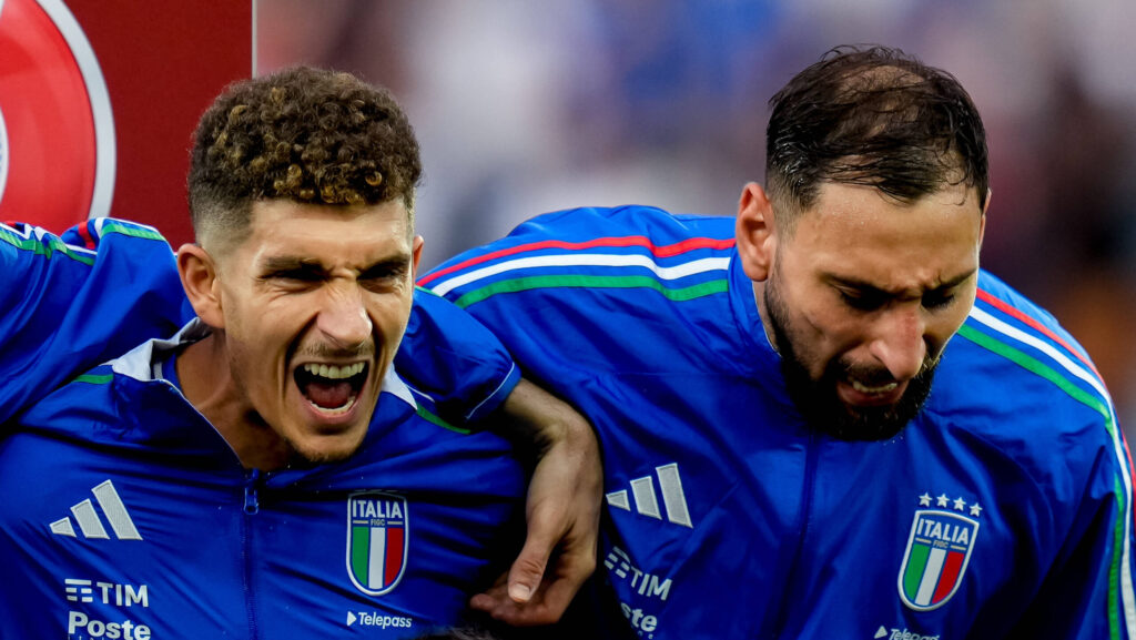 Italy v Moldova - FIFA 2026 World Cup Qualifier Gianluigi Donnarumma of Italy and Giovanni Di Lorenzo, during national anthem during the FIFA 2026 Qualifier match between Italy and Moldova at Mapei Stadium on June 09, 2025 in Reggio Emilia, Italy. Reggio Emilia Mapei Stadium Reggio Emilia Italy Copyright: xGiuseppexMaffiax WorldCupQual_ItalyvMoldova_090625_BRU5743
2025.06.09 Reggio Emilia
pilka nozna , eliminacje , kwalifikacje do Mistrzostw Swiata 2026
Wlochy - Moldawia
Foto IMAGO/PressFocus

!!! POLAND ONLY !!!