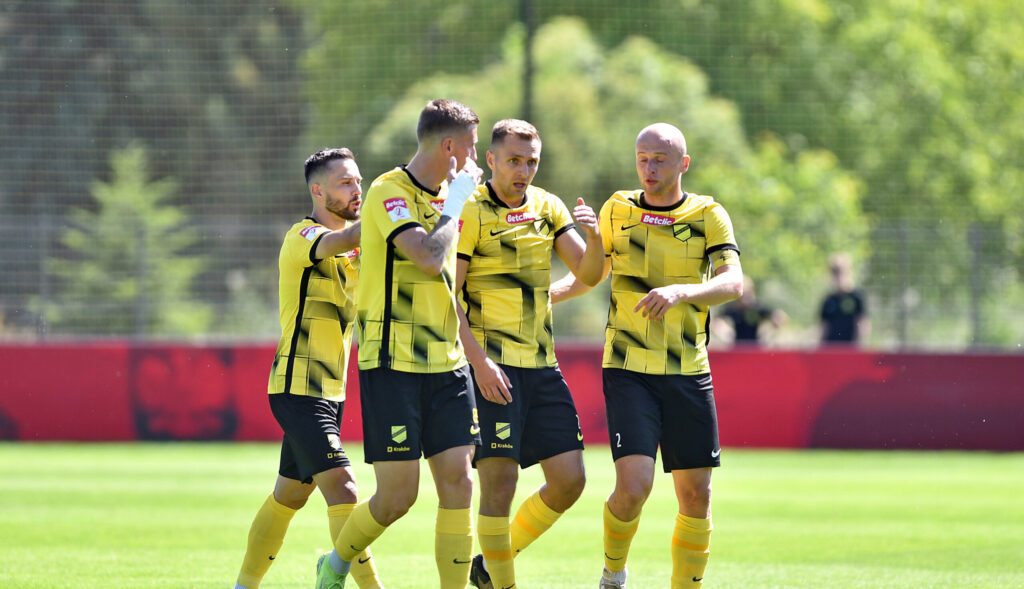 2025.06.15 Krakow
Pilka nozna , Betclic II liga , sezon 2024/25 , baraze o awans do I ligi, final
Wieczysta Krakow - Chojniczanka Chojnice
N/z Pilkarze Wieczystej, radosc po bramce na 1-0, gol, bramka
Foto Krzysztof Porebski / PressFocus

2025.06.15 Krakow
Football , Polish league, third level , 2024/2025 season, promotion play-off final
Wieczysta Krakow - Chojniczanka Chojnice
Pilkarze Wieczystej, radosc po bramce na 1-0, gol, bramka
Credit: Krzysztof Porebski / PressFocus