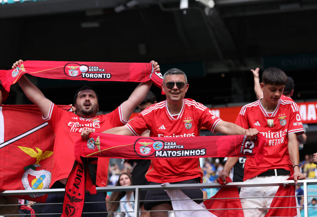 Miami Gardens, USA, 16th June 2025. Benfica fans during the CA Boca Juniors vs SL Benfica FIFA Club World Cup match at Hard Rock Stadium, Miami Gardens. Picture credit should read: David Klein / Sportimage EDITORIAL USE ONLY. No use with unauthorised audio, video, data, fixture lists, club/league logos or live services. Online in-match use limited to 120 images, no video emulation. No use in betting, games or single club/league/player publications. SPI_DK_209_Boca_Juniors_Benfica SPI-3984-0208
2025.06.16 Miami Gardens
pilka nozna , klubowe mistrzostwa swiata w pilce noznej FIFA
Boca Juniors - Benfica Lizbona
Foto IMAGO/PressFocus

!!! POLAND ONLY !!!