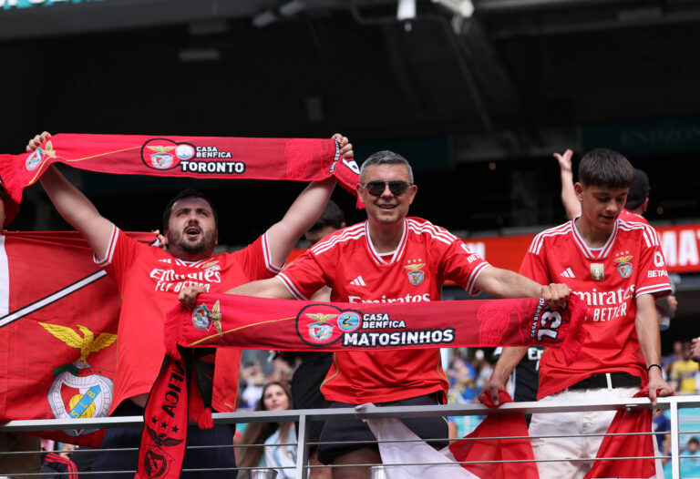 Miami Gardens, USA, 16th June 2025. Benfica fans during the CA Boca Juniors vs SL Benfica FIFA Club World Cup match at Hard Rock Stadium, Miami Gardens. Picture credit should read: David Klein / Sportimage EDITORIAL USE ONLY. No use with unauthorised audio, video, data, fixture lists, club/league logos or live services. Online in-match use limited to 120 images, no video emulation. No use in betting, games or single club/league/player publications. SPI_DK_209_Boca_Juniors_Benfica SPI-3984-0208
2025.06.16 Miami Gardens
pilka nozna , klubowe mistrzostwa swiata w pilce noznej FIFA
Boca Juniors - Benfica Lizbona
Foto IMAGO/PressFocus
!!! POLAND ONLY !!!
