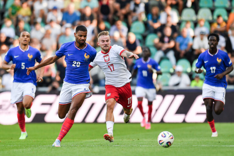 2025.06.17 Zylina
Pilka nozna kadra reprezentacja Mistrzostwa Europy U21 Slowacja 2025
Francja - Polska
N/z Andy Diouf Mariusz Fornalczyk
Foto Mateusz Sobczak / PressFocus

2025.06.17 Zilina
Football 2025 UEFA European Under 21 Championship
France v Poland
Andy Diouf Mariusz Fornalczyk
Credit: Mateusz Sobczak / PressFocus