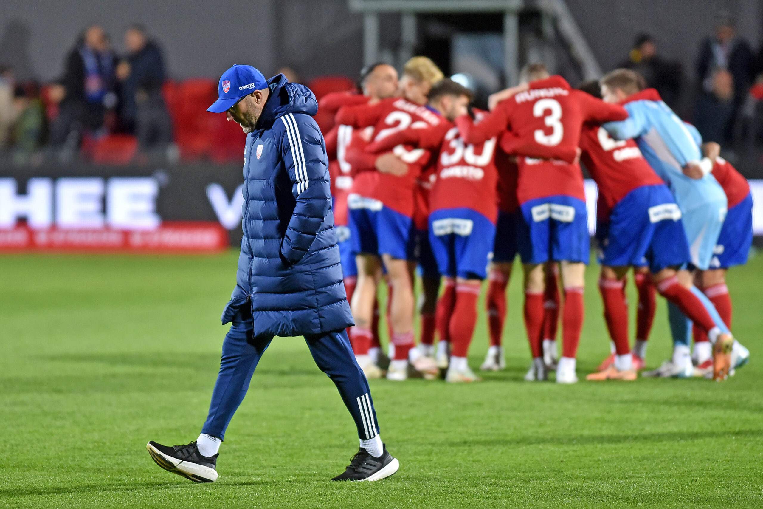2025.04.07 Niepolomice
Pilka nozna , PKO BP Ekstraklasa sezon 2024/25
Puszcza Niepolomice - Rakow Czestochowa
N/z Marek Papszun, pilkarze Rakowa
Foto Krzysztof Porebski / PressFocus

2025.04.07 Niepolomice
Football Polish top league , 2024/2025 season
Puszcza Niepolomice - Rakow Czestochowa
Marek Papszun, pilkarze Rakowa
Credit: Krzysztof Porebski / PressFocus