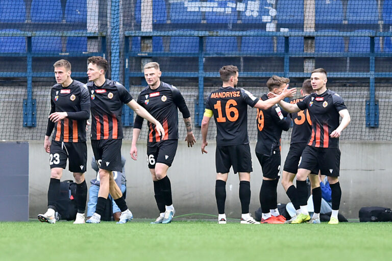 2025.04.09 Krakow
Pilka nozna , Betclic I liga , sezon 2024/25
Wisla Krakow - Chrobry Glogow
N/z Pilkarze Chrobrego, radosc po bramce na 0-1, gol, bramka
Foto Krzysztof Porebski / PressFocus

2025.04.09 Krakow
Football , Polish league, second level , 2024/2025 season
Wisla Krakow - Chrobry Glogow
Pilkarze Chrobrego, radosc po bramce na 0-1, gol, bramka
Credit: Krzysztof Porebski / PressFocus