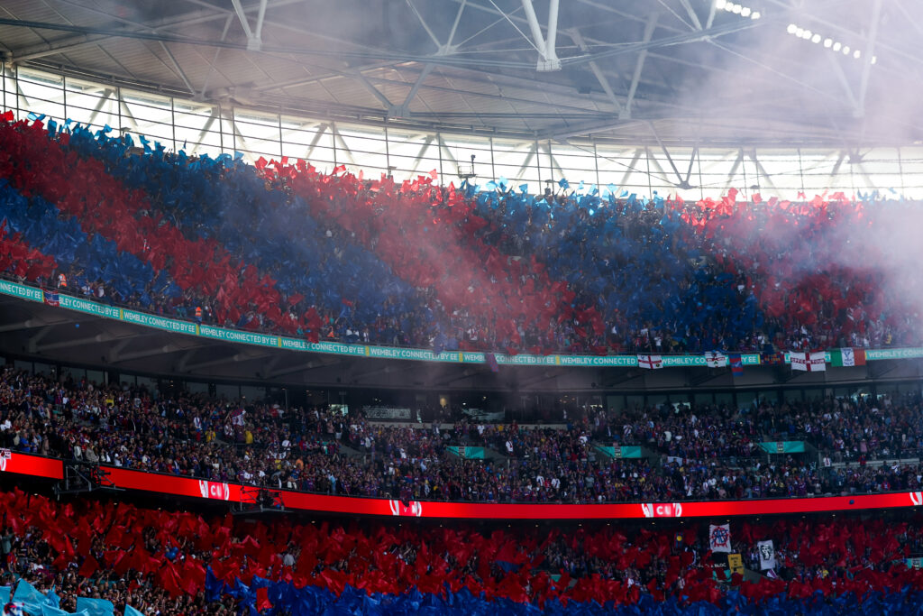 Crystal Palace fans wave flags prior to the Emirates FA Cup Final match Crystal Palace vs Manchester City at Wembley Stadium, London, United Kingdom, 17th May 2025

(Photo by Alfie Cosgrove/News Images) in London, United Kingdom on 5/17/2025. (Photo by Alfie Cosgrove/News Images/Sipa USA)
2025.05.17 Londyn
pilka nozna Puchar Anglii
Crystal Palace - Manchester City
Foto News Images/SIPA USA/PressFocus

!!! POLAND ONLY !!!