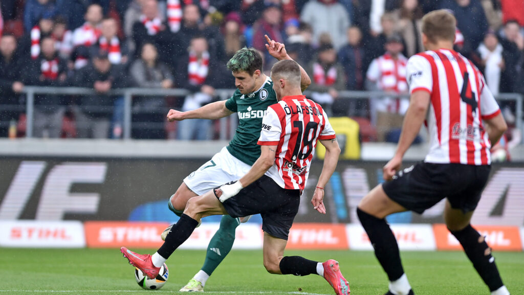 2025.05.18 Krakow
Pilka nozna , PKO BP Ekstraklasa sezon 2024/25
Cracovia Krakow - Legia Warszawa
N/z Ilja Szkurin, David Kristjan Olafsson, Gustav Henriksson
Foto Krzysztof Porebski / PressFocus

2025.05.18 Krakow
Football Polish top league , 2024/2025 season
Cracovia Krakow - Legia Warszawa
Ilja Szkurin, David Kristjan Olafsson, Gustav Henriksson
Credit: Krzysztof Porebski / PressFocus