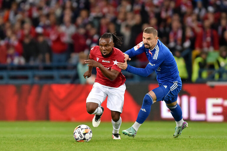 2025.05.29 Krakow
Pilka nozna , Betclic I liga , sezon 2024/25 , baraze o Ekstraklase , polfinal
Wisla Krakow - Miedz Legnica
N/z James Igbekeme, Benedik Mioc
Foto Krzysztof Porebski / PressFocus

2025.05.29 Krakow
Football , Polish league, second level , 2024/2025 season , promotion play off , semi final
Wisla Krakow - Miedz Legnica
James Igbekeme, Benedik Mioc
Credit: Krzysztof Porebski / PressFocus