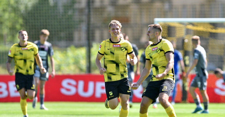 2025.06.15 Krakow
Pilka nozna , Betclic II liga , sezon 2024/25 , baraze o awans do I ligi, final
Wieczysta Krakow - Chojniczanka Chojnice
N/z Pilkarze Wieczystej, radosc po bramce na 1-0, gol, bramka, Bartosz Brzek, Pawel Lysiak
Foto Krzysztof Porebski / PressFocus

2025.06.15 Krakow
Football , Polish league, third level , 2024/2025 season, promotion play-off final
Wieczysta Krakow - Chojniczanka Chojnice
Pilkarze Wieczystej, radosc po bramce na 1-0, gol, bramka, Bartosz Brzek, Pawel Lysiak
Credit: Krzysztof Porebski / PressFocus