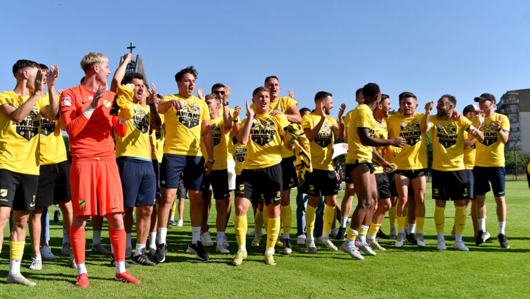 2025.06.15 Krakow
Pilka nozna , Betclic II liga , sezon 2024/25 , baraze o awans do I ligi, final
Wieczysta Krakow - Chojniczanka Chojnice
N/z Pilkarze Wieczystej, radosc z awansu, euforia, po meczu, feta po awansie
Foto Krzysztof Porebski / PressFocus

2025.06.15 Krakow
Football , Polish league, third level , 2024/2025 season, promotion play-off final
Wieczysta Krakow - Chojniczanka Chojnice
Pilkarze Wieczystej, radosc z awansu, euforia, po meczu, feta po awansie
Credit: Krzysztof Porebski / PressFocus