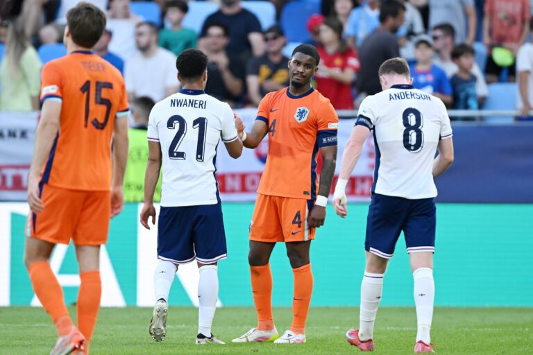 6/25/2025 - BRATISLAVA - (l-r) Ethan Nwaneri of England U21, Jorrel Hato of Holland U21, Elliot Anderson of England U21 at the National Football Stadium during the under-21 European Championship semifinal between Young England and Young Orange. ANP GERRIT VAN KEULEN /ANP/Sipa USA
2025.06.25 Bratyslawa
pilka nozna Mistrzostwa Europy U-21
Anglia U21 - Holandia U21
Foto ANP/SIPA USA/PressFocus

!!! POLAND ONLY !!!