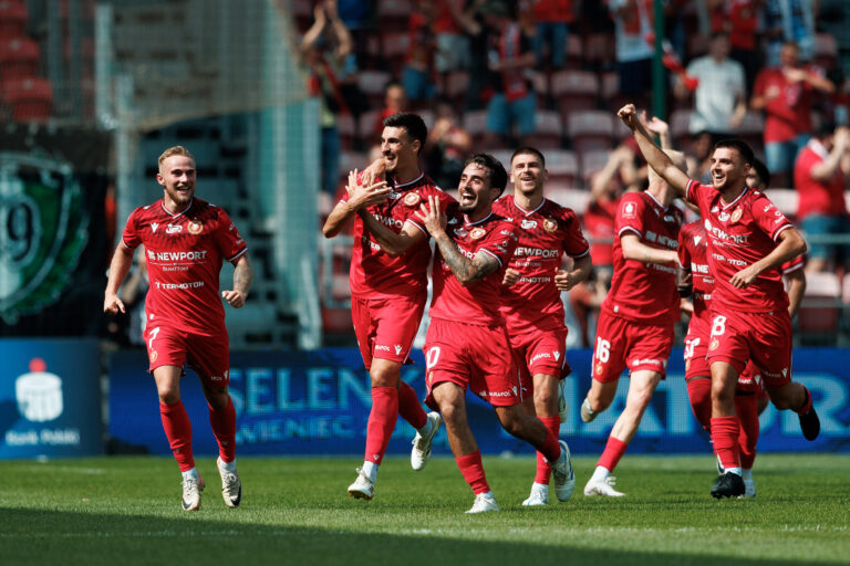 2025.07.19 Lodz
Pilka nozna PKO Ekstraklasa sezon 2024/2025
Widzew Lodz - KGHM Zaglebie Lubin
N/z Gol bramka radosc Juljan Shehu Mariusz Fornalczyk Fran Alvarez Lindon Selahi druzyna
Foto Tomasz Folta / PressFocus

2025.07.19 Lodz
Football PKO Ekstraklasa season 2024/2025
Widzew Lodz - KGHM Zaglebie Lubin
Gol bramka radosc Juljan Shehu Mariusz Fornalczyk Fran Alvarez Lindon Selahi druzyna
Credit: Tomasz Folta / PressFocus