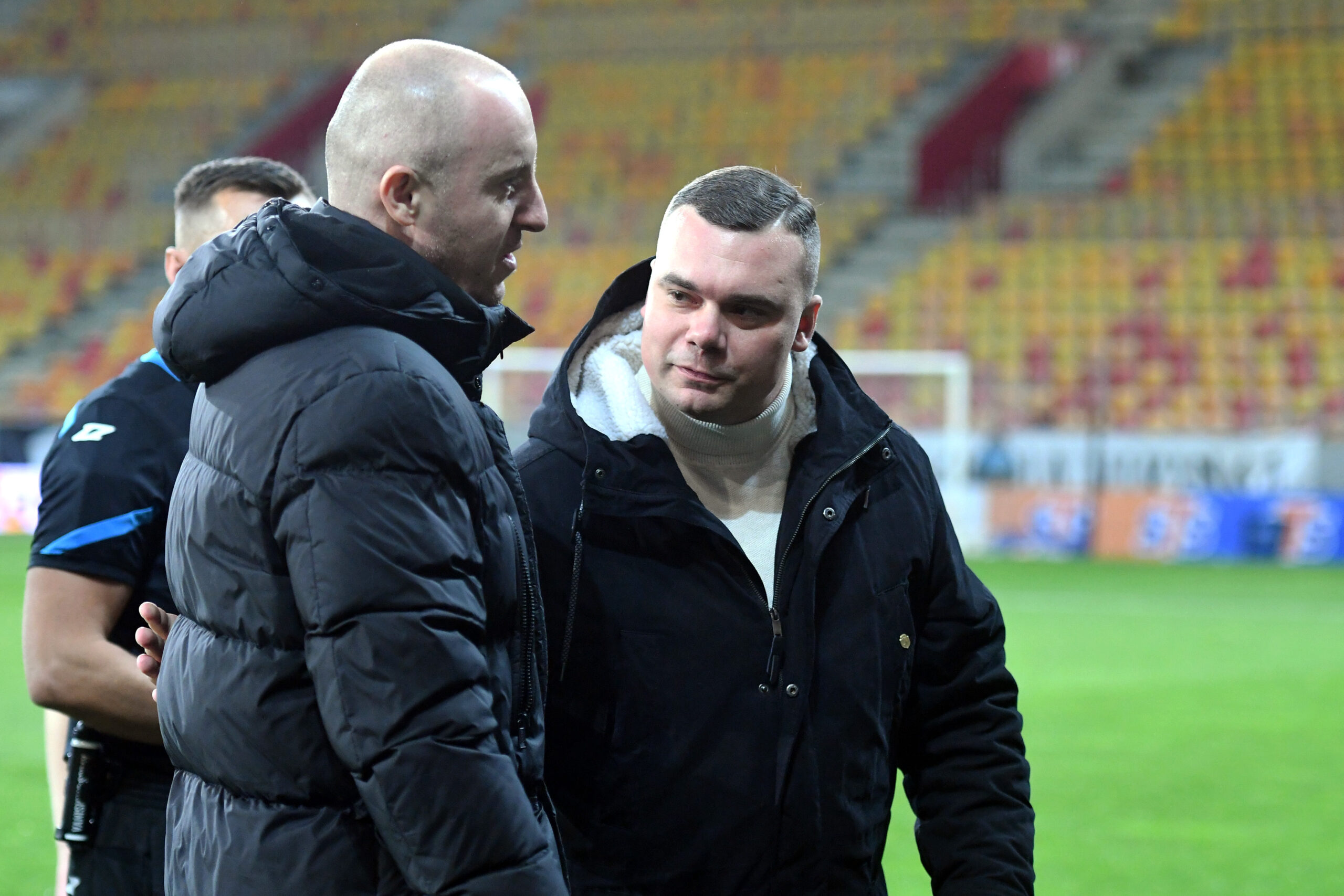 2023.11.24 Bialystok Pilka nozna PKO Ekstraklasa sezon 2023/2024. 16. kolejka rozgrywek. Jagiellonia Bialystok (zolto-czerwone) - Piast Gliwice N/z (L-P) Aleksandar Vukovic trener Piasta Gliwice Adrian Siemieniec trener Jagiellonii Bialystok Foto Michal Kosc / PressFocus 
2023.11.24 Bialystok Pilka Football Polish PKO Ekstraklasa season 2023/2024 Jagiellonia Bialystok - Piast Gliwice Credit: Michal Kosc / PressFocus