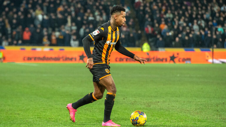 Jason Lokilo of Hull City during the Sky Bet Championship match between Hull City and Norwich City at the MKM Stadium, Hull
Picture by Matt Wilkinson/Focus Images Ltd 07814 960751
12/01/2024

12.01.2024 Hull
pilka nozna liga angielska
Hull City - Norwich City
Foto Matt Wilkinson  / Focus Images / MB Media / PressFocus 
POLAND ONLY!!