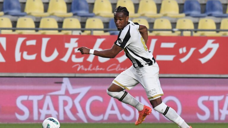 Charleroi&#039;s Youssuf Sylla pictured in action during a soccer match between Sint-Truidense VV and Sporting Charleroi, Saturday 03 August 2024 in Sint-Truiden, on day1 of the 2024-2025 season of the &#039;Jupiler Pro League&#039; first division of the Belgian championship. The game is played without supporters duo to a punishment after supporter riots last season after and during the game with Standard. BELGA PHOTO JILL DELSAUX (Photo by JILL DELSAUX/Belga/Sipa USA)
2024.08.03 Sint-Truiden
pilka nozna liga belgijska
Sint-Truidense VV - Sporting Charleroi
Foto Belga/SIPA USA/PressFocus

!!! POLAND ONLY !!!
