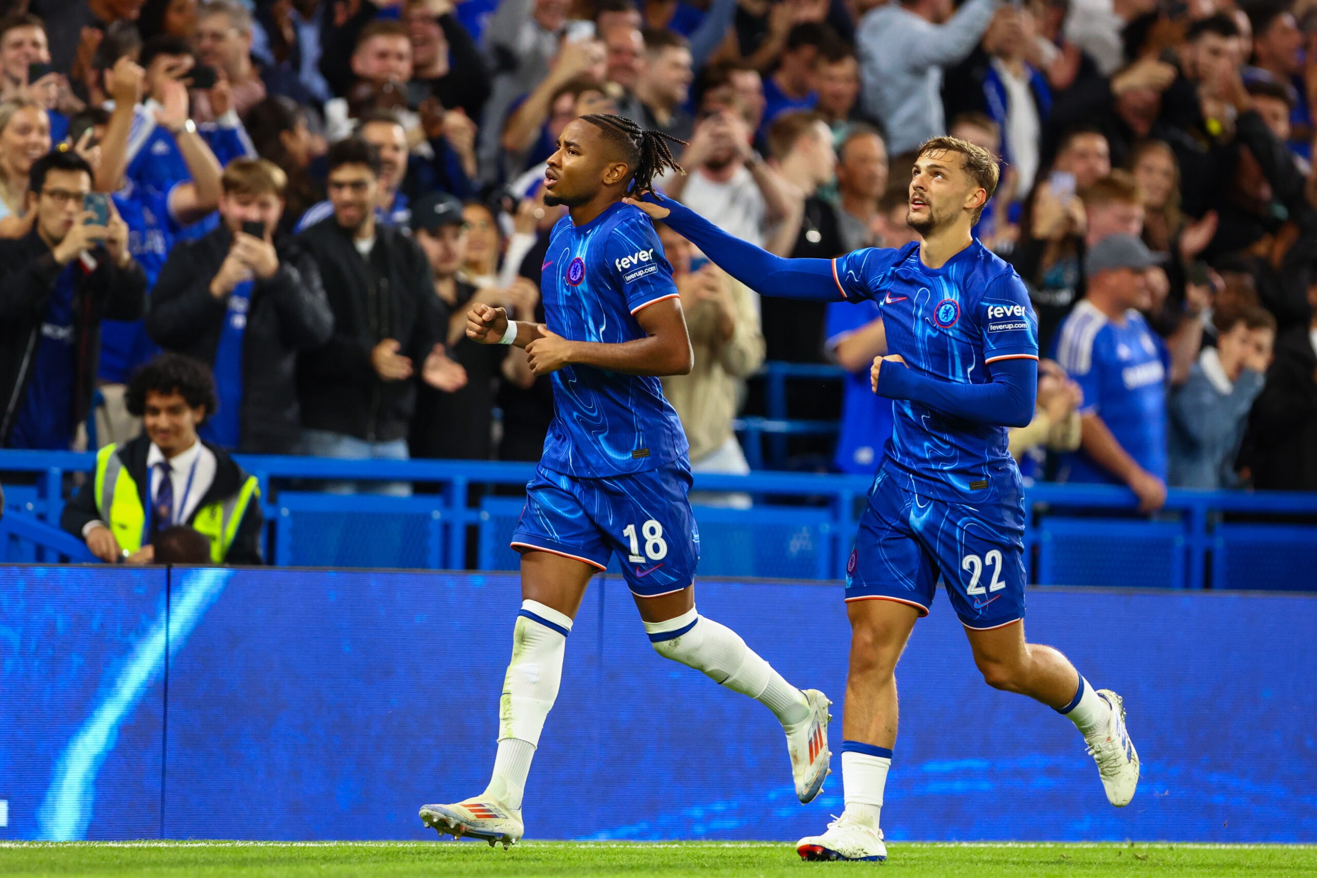 Christopher Nkunku of Chelsea celebrates his teams first goal with Kiernan Dewsbury-Hall to make the score 1-0 during the UEFA Europa Conference League Play-Off First Leg match at Stamford Bridge, London
Picture by Chris Myatt/Focus Images Ltd 07447 516853
22/08/2024

22.08.2024 London
pilka nozna liga konferencji
Chelsea - Servette
Foto Chris Myatt  / Focus Images / MB Media / PressFocus 
POLAND ONLY!!