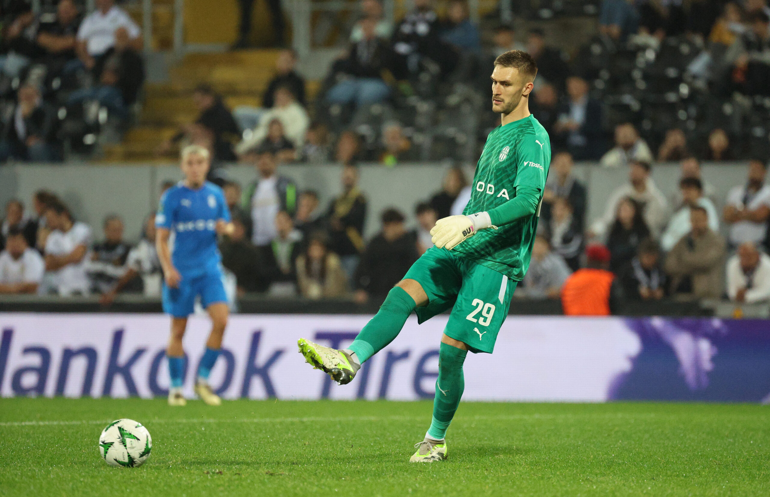 Matous Trmal of FK Mlada Boleslav in action during the UEFA Conference League,League phase,Matchday 3, beetwen Vitoria SC and Mlada Boleslav at Stadium D. Alfonso Henriques on November 7 ,2024 in Guimaraens (Portugal) (Photo by Luis de la Mata / SportPix/Sipa/ USA)
2024.11.07 Giumaraes
pilka nozna liga Konferencji
Vitoria Giumaraes - Mlada Boleslav
Foto Luis de la Mata/SportPix/SIPA USA/PressFocus

!!! POLAND ONLY !!!