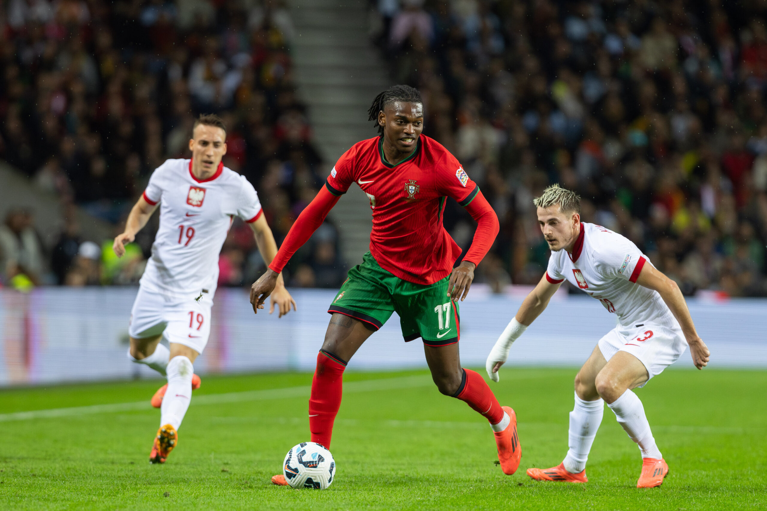 2024.11.15 Porto
pilka nozna UEFA Liga Narodow
Portugalia - Polska
N/z Rafael Leao, Dominik Marczuk, Jakub Kaminski
Foto Marcin Karczewski / PressFocus

2024.11.15 Porto
Football - UEFA Nations League
Portugal - Poland
Rafael Leao, Dominik Marczuk, Jakub Kaminski
Credit: Marcin Karczewski / PressFocus