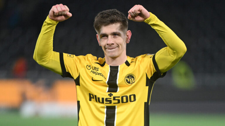 05.02.2025, Bern, Wankdorf Stadium, Super League: BSC Young Boys - Yverdon Sport FC, #8 Lukasz Lakomy (Young Boys) is happy about the victory.  (Photo by Manuel Winterberger/Just Pictures/Sipa USA)
2025.02.05 Berno
pilka nozna , Liga szwajcarska
BSC Young Boys Berno - Yverdon Sport FC
Foto Manuel Winterberger/Just Pictures/SIPA USA/PressFocus

!!! POLAND ONLY !!!