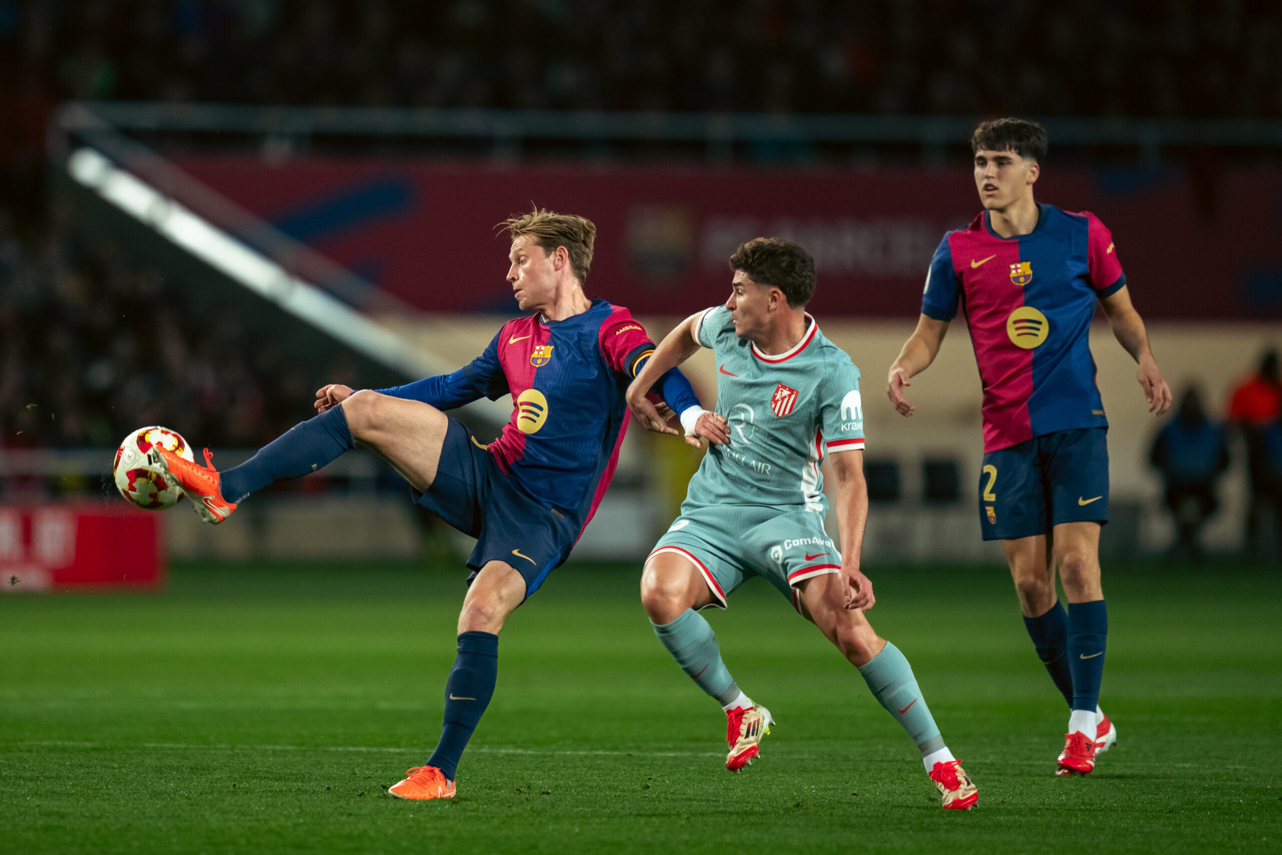 (250226) -- BARCELONA, Feb. 26, 2025 (Xinhua) -- Frenkie de Jong (L) of FC Barcelona vies with Julian Alvarez (C) of Atletico de Madrid during the Copa del Rey semifinal 1st leg football match between FC Barcelona and Atletico de Madrid in Barcelona, Spain, on Feb. 25, 2025. (Photo by Joan Gosa/Xinhua)

2025.02.25 Barcelona
pilka nozna Puchar Krola
FC Barcelona - Atletico Madryt
Foto Joan Gosa/Xinhua/PressFocus

!!! POLAND ONLY !!!