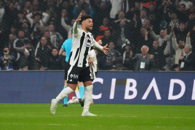 Alex Oxlade-Chamberlain of Besiktas reacts during theTurkish Super League match between Besiktas and Galatasaray at Tupras Stadium in Istanbul on March 29 , 2025.  Photo by Seskimphoto  Istanbul Turkey Istanbul Turkey Copyright: xSeskimphotox Besiktas-GSaray-290325 86
2025.03.29 Stambul
pilka nozna , liga turecka
Besiktas Stambul - Galatasaray Stambul
Foto IMAGO/PressFocus

!!! POLAND ONLY !!!