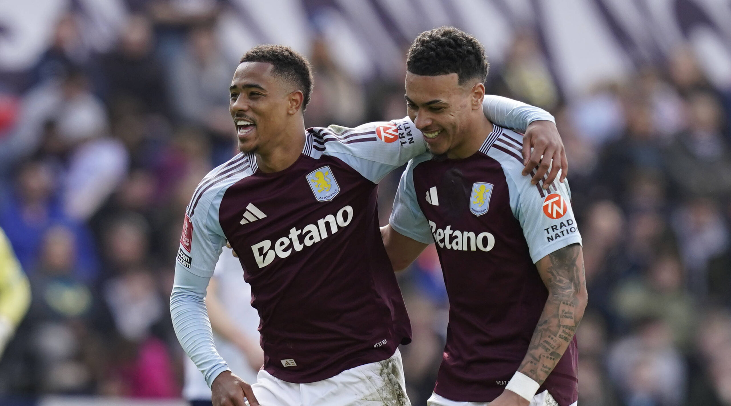 Preston, England, 30th March 2025. Jacob Ramsey of Aston Villa L celebrates after scoring with Morgan Rogers of Aston Villa during the FA Cup match at Deepdale, Preston. Picture credit should read: Andrew Yates / Sportimage EDITORIAL USE ONLY. No use with unauthorised audio, video, data, fixture lists, club/league logos or live services. Online in-match use limited to 120 images, no video emulation. No use in betting, games or single club/league/player publications. SPI_093_AY_Preston_Villa SPI-3778-0097
2025.03.30 Preston
pilka nozna , Puchar Anglii
Preston North End - Aston Villa
Foto IMAGO/PressFocus

!!! POLAND ONLY !!!
