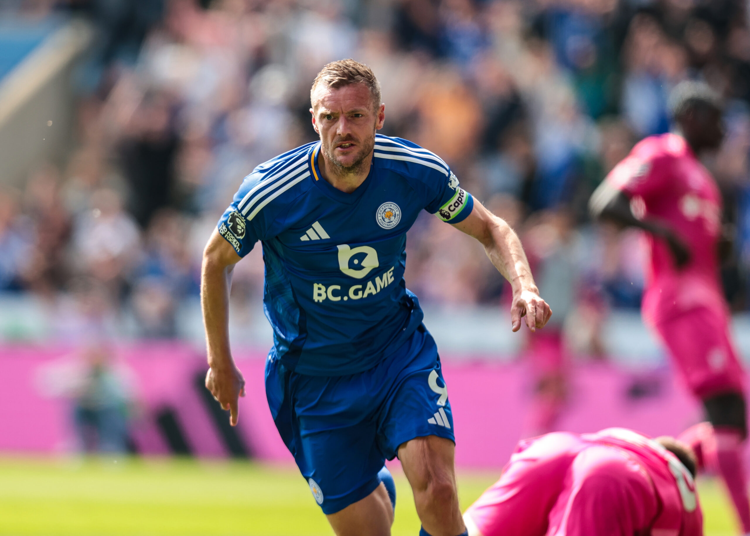 Jamie Vardy of Leicester City celebrates his goal to make it 1-0 during the Premier League match Leicester City vs Ipswich Town at King Power Stadium, Leicester, United Kingdom, 18th May 2025

(Photo by Richard Bierton/News Images) in Leicester, United Kingdom on 5/18/2025. (Photo by Richard Bierton/News Images/Sipa USA)
2025.05.18 Leicester 
pilka nozna liga angielska
Leicester City - Ipswich Town
Foto News Images/SIPA USA/PressFocus

!!! POLAND ONLY !!!