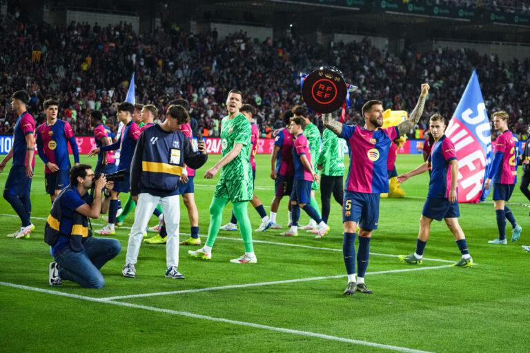 Inigo Martinez of FC Barcelona celebrate after the match during the La Liga EA Sports match between FC Barcelona and Villarreal CF played at Lluis Companys Stadium on 18 May 2025 in Barcelona, Spain. (Photo by Sergio Ruiz / Imago)  (Photo by pressinphoto/Sipa USA)
2025.05.18 Barcelona
pilka nozna liga hiszpanska
FC Barcelona - Villarreal CF
Foto PRESSINPHOTO/SIPA USA/PressFocus

!!! POLAND ONLY !!!