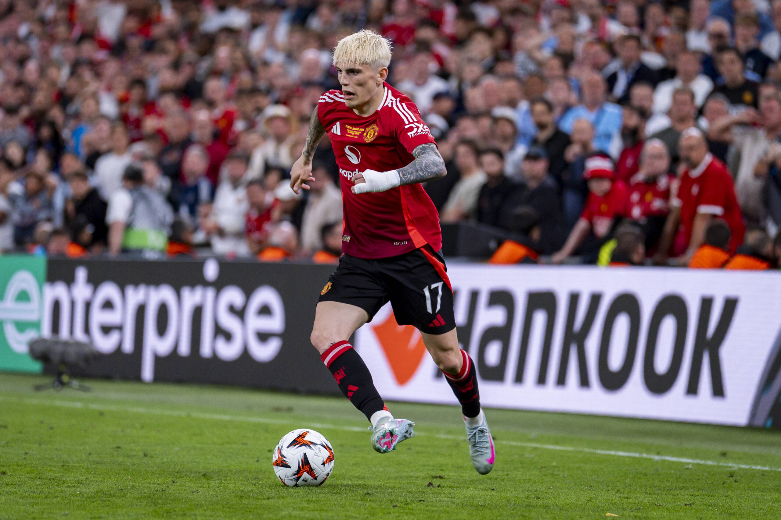 Tottenham Hotspur vs Manchester United, ManU - UEFA Europa League Final 2025 Alejandro Garnacho of Manchester United is in action with the ball during the UEFA Europa League Final 2025 between Tottenham Hotspur and Manchester United at San Mames Stadium on May 21, 2025 in Bilbao, Spain. Bilbao San Mames Stadium Spain Copyright: xAlbertoxGardinx AGardin_20250521_Football_Europa_League_Final_11191
2025.05.21 Bilbao
pilka nozna , Liga Europy , final
Tottenham Hotspur - Manchester United
Foto IMAGO/PressFocus

!!! POLAND ONLY !!!