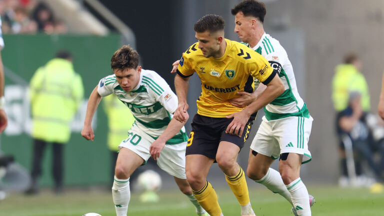 2025.05.24 Gdansk Pilka nozna PKO BP Ekstraklasa sezon 2024/2025 Lechia Gdansk - GKS Katowice N/z Maksym Chlan Khlan Filip Szymczak Rifet Kapic Foto Piotr Matusewicz / PressFocus

2025.05.24 Gdansk
Football Polish PKO BP Ekstraklasa season 2024/2025 
Lechia Gdansk - GKS Katowice 
Maksym Chlan Khlan Filip Szymczak Rifet Kapic 
Credit: Piotr Matusewicz / PressFocus